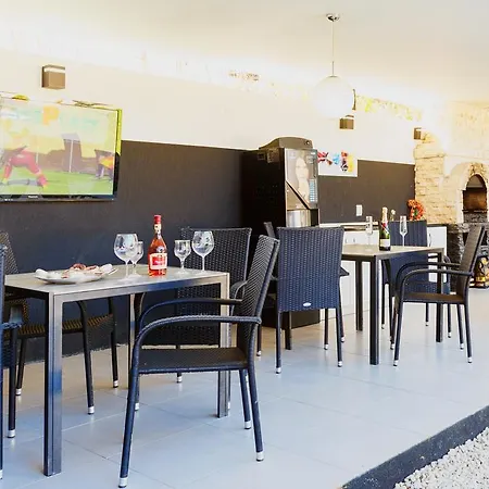 Pensiunea Avy Guest house 3*