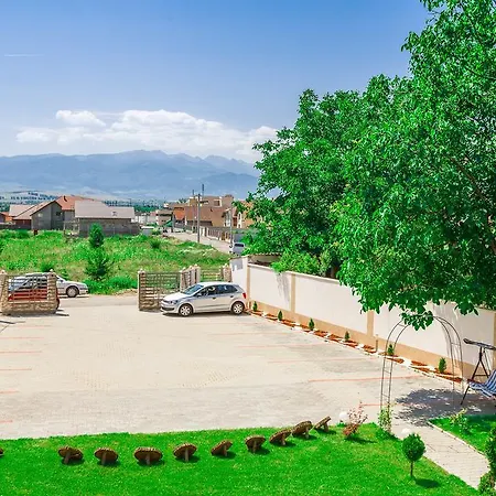 Pensiunea Avy Guest house 3*
